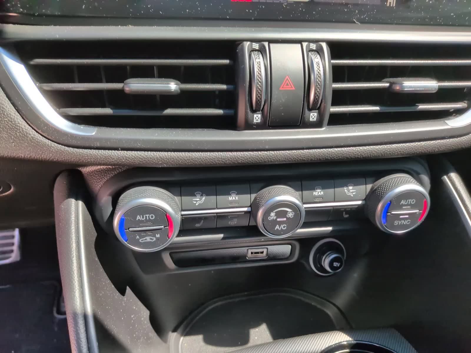 Used 2024 Alfa Romeo Giulia Veloce image 30