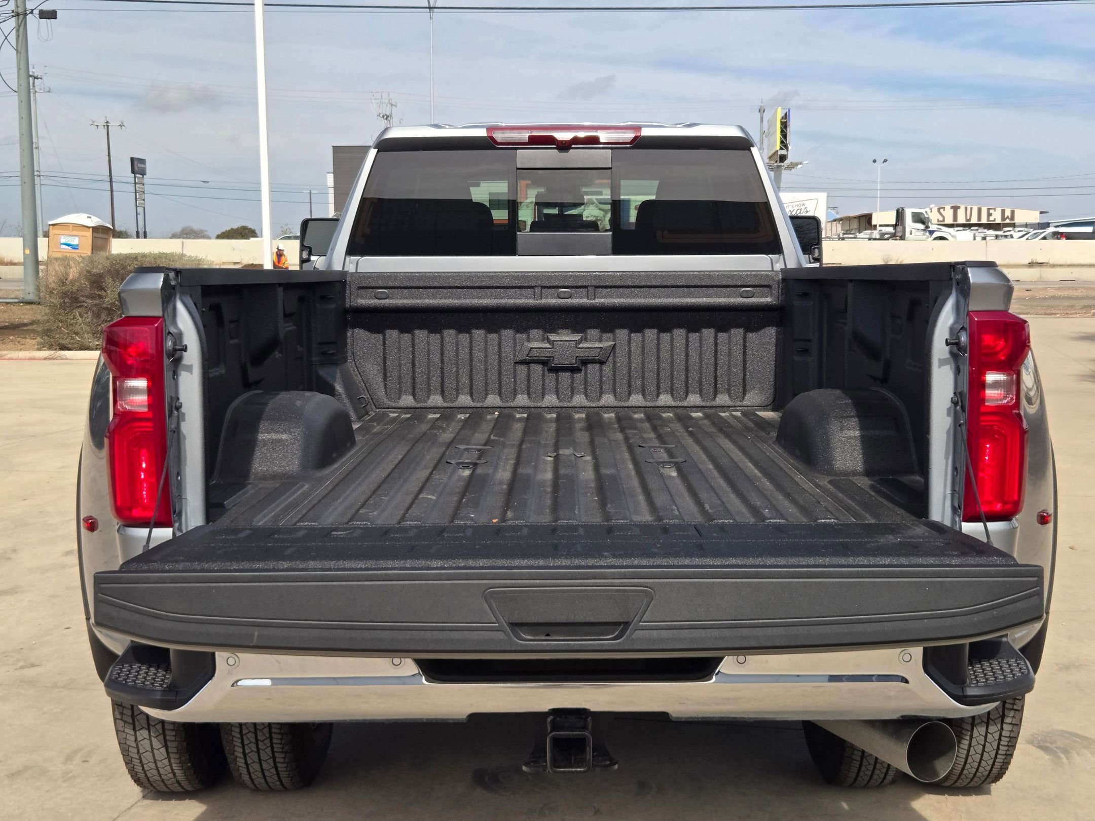 Certified 2026 Chevrolet Silverado 3500 LTZ w/ LTZ Texas Edition image 27