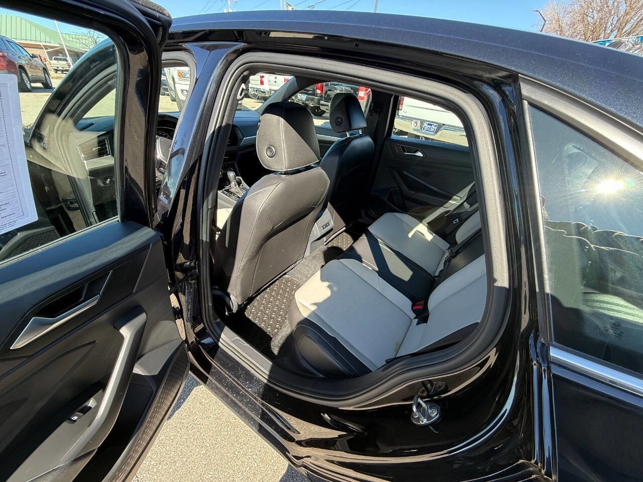 Used 2019 Volkswagen Jetta R-Line FWD image 12