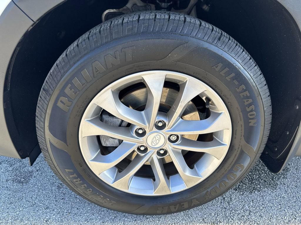 Used 2020 Hyundai Santa Fe SE w/ Cargo Package image 34