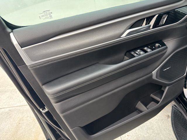 New 2026 Jeep Grand Wagoneer 4WD image 18