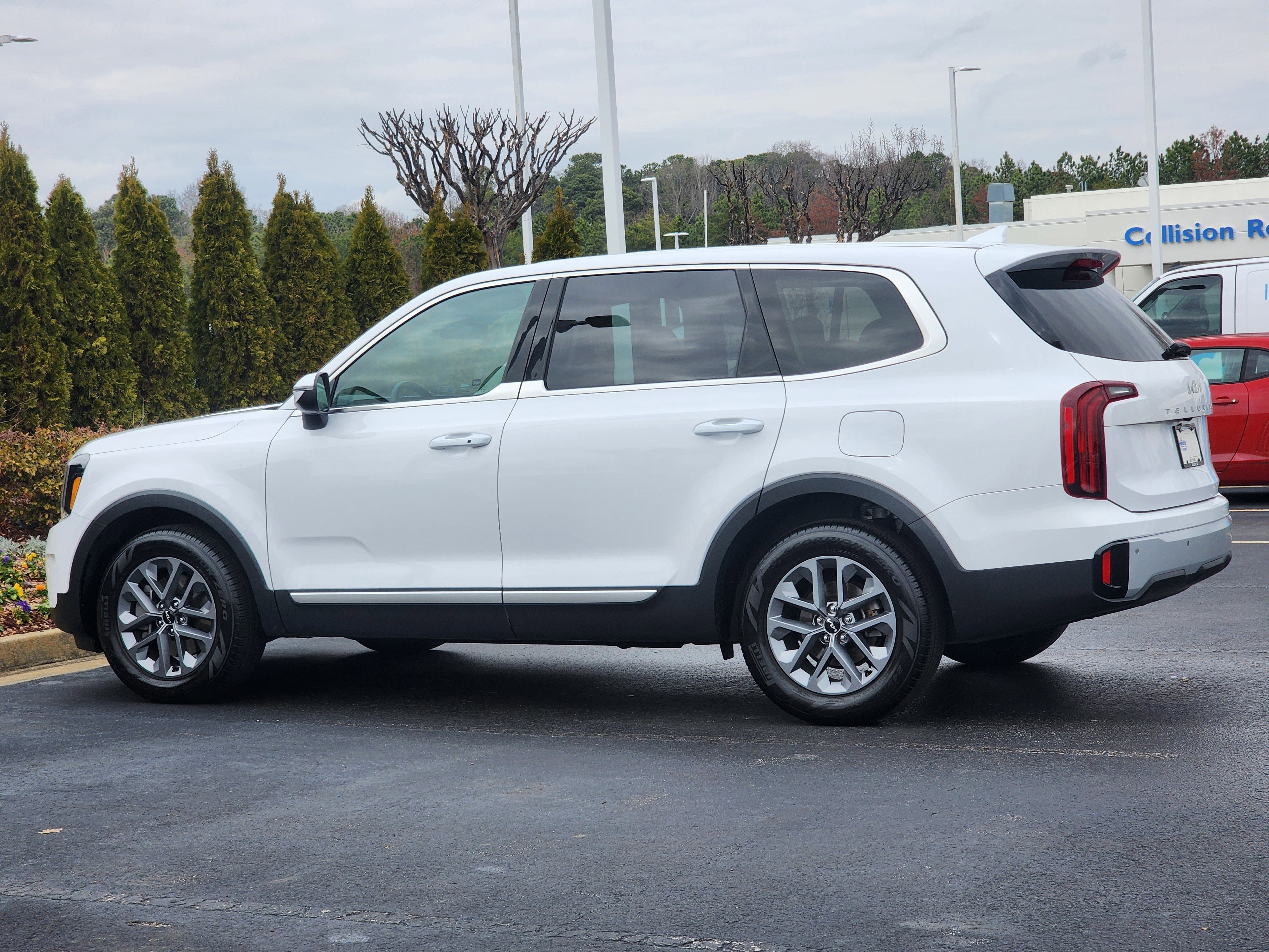 Used 2024 Kia Telluride LX image 8