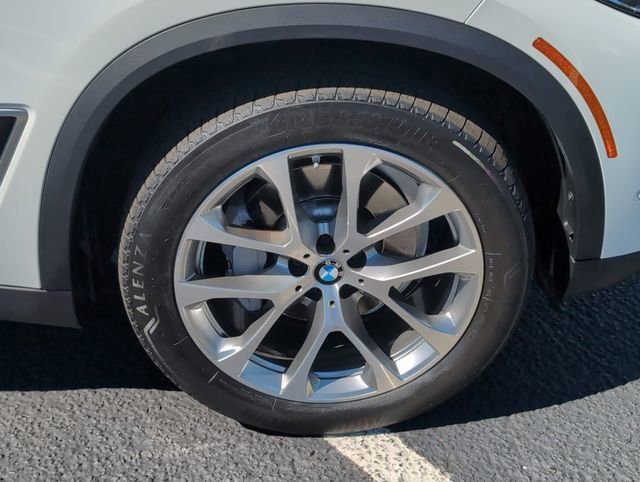 Used 2023 BMW X5 xDrive40i w/ Premium Package image 6