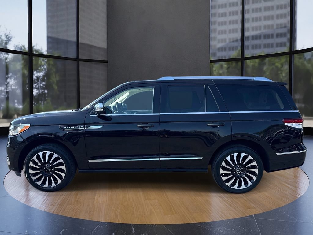 Certified 2022 Lincoln Navigator Black Label AWD/4WD image 5