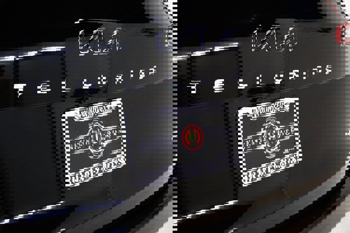 Used 2023 Kia Telluride S image 10