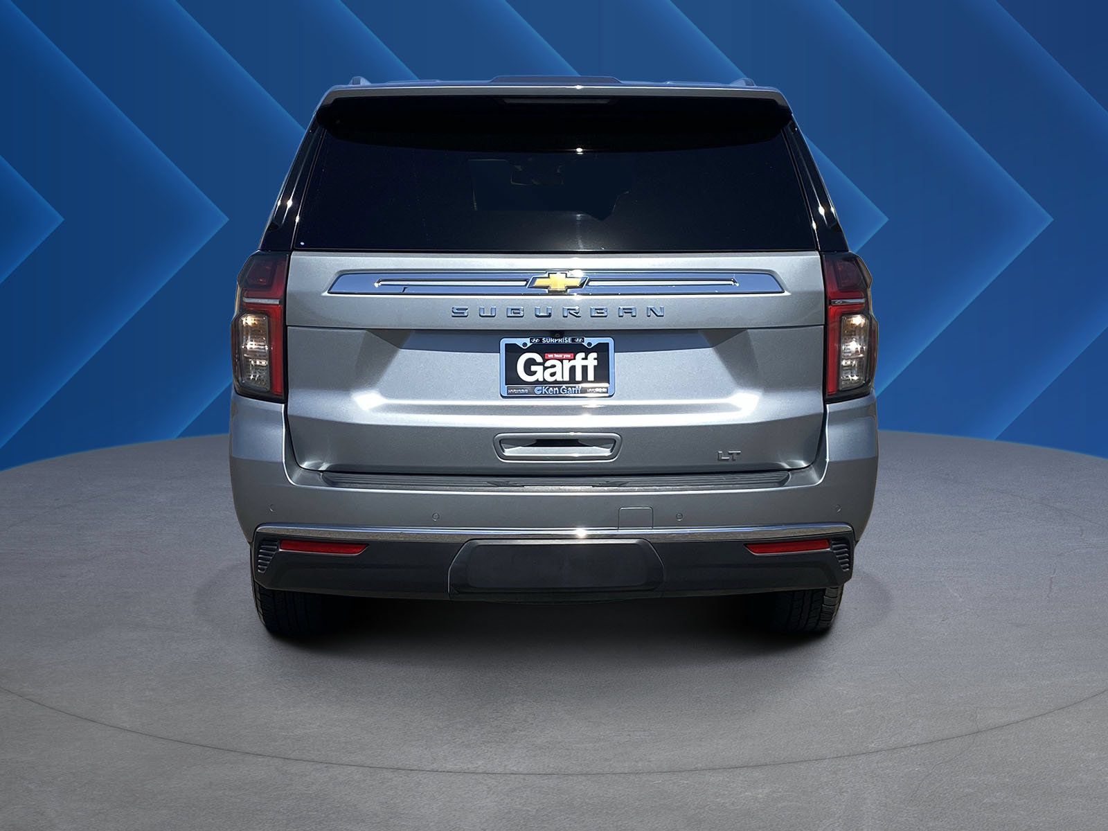 Used 2024 Chevrolet Suburban LT RWD image 4