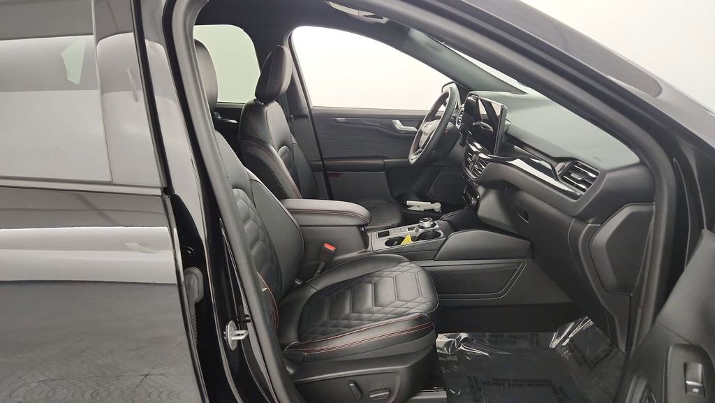 Used 2023 Ford Escape ST-Line Elite w/ Premium Technology Package image 35
