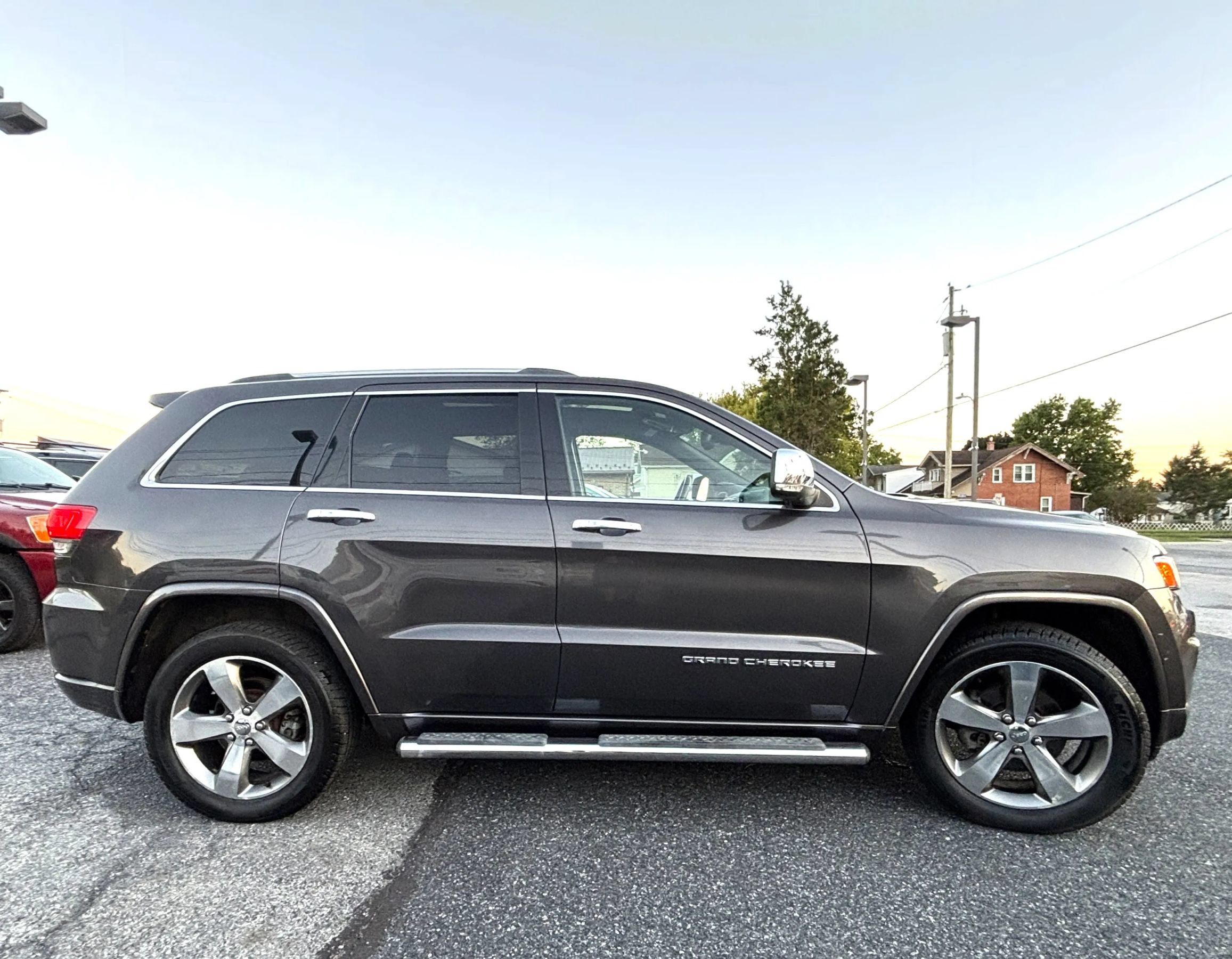 Used 2014 Jeep Grand Cherokee Overland AWD/4WD image 6