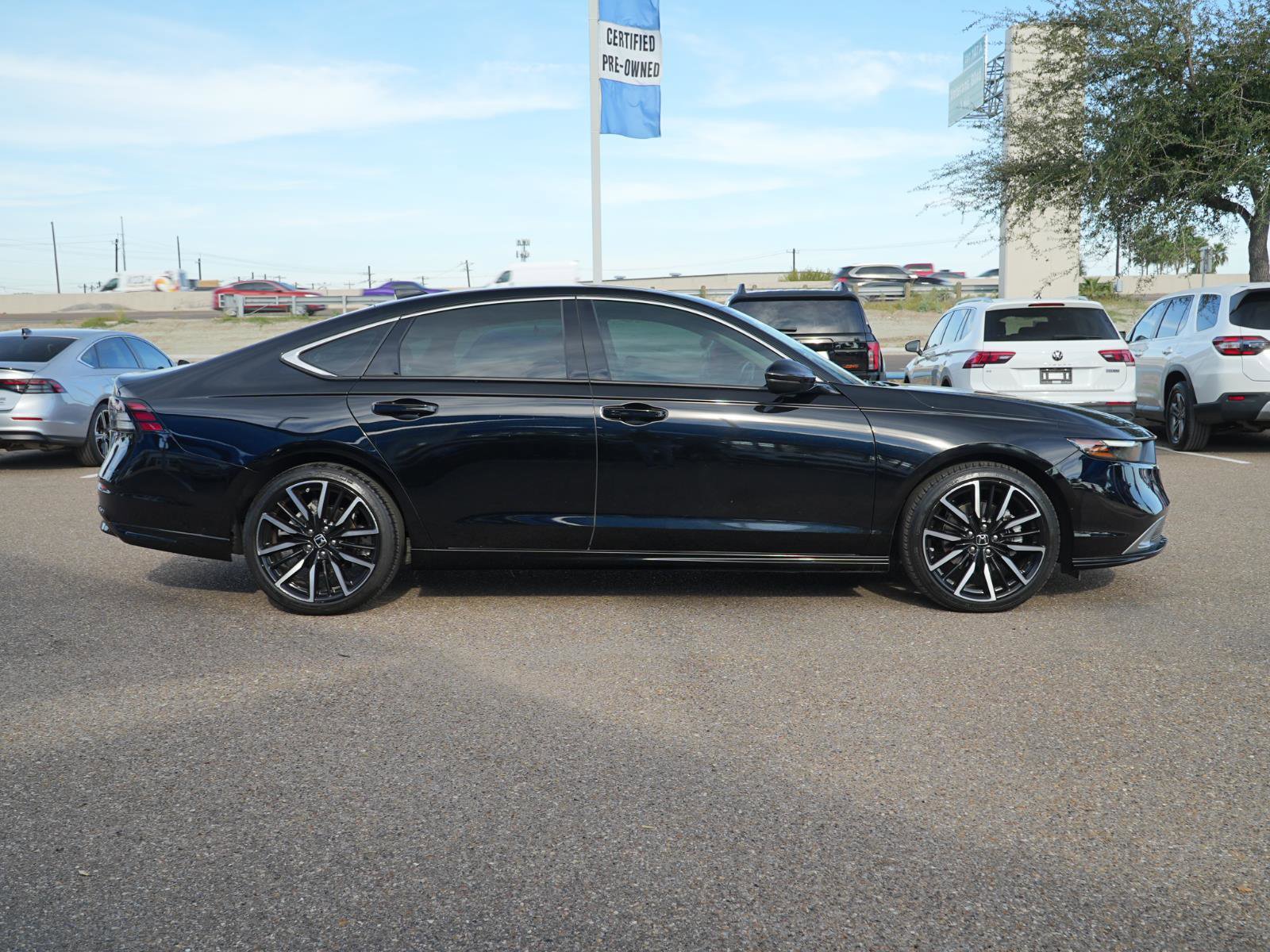 Used 2024 Honda Accord Touring image 4