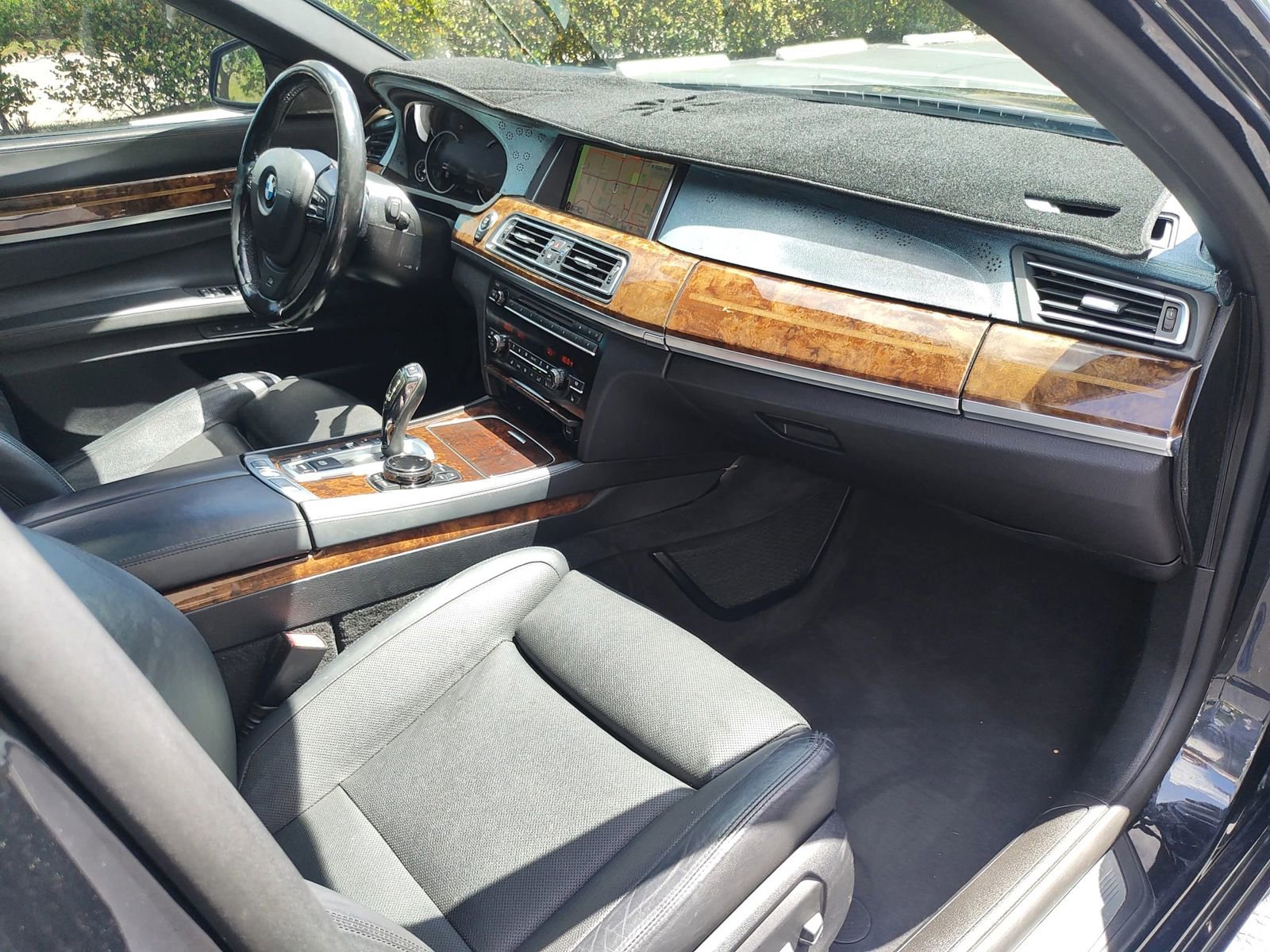 Used 2015 BMW 750Li xDrive AWD/4WD image 19