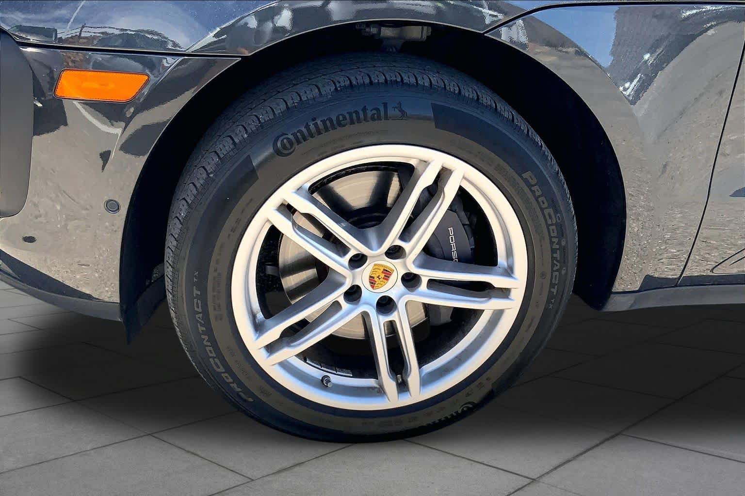 Used 2022 Porsche Macan AWD/4WD image 9