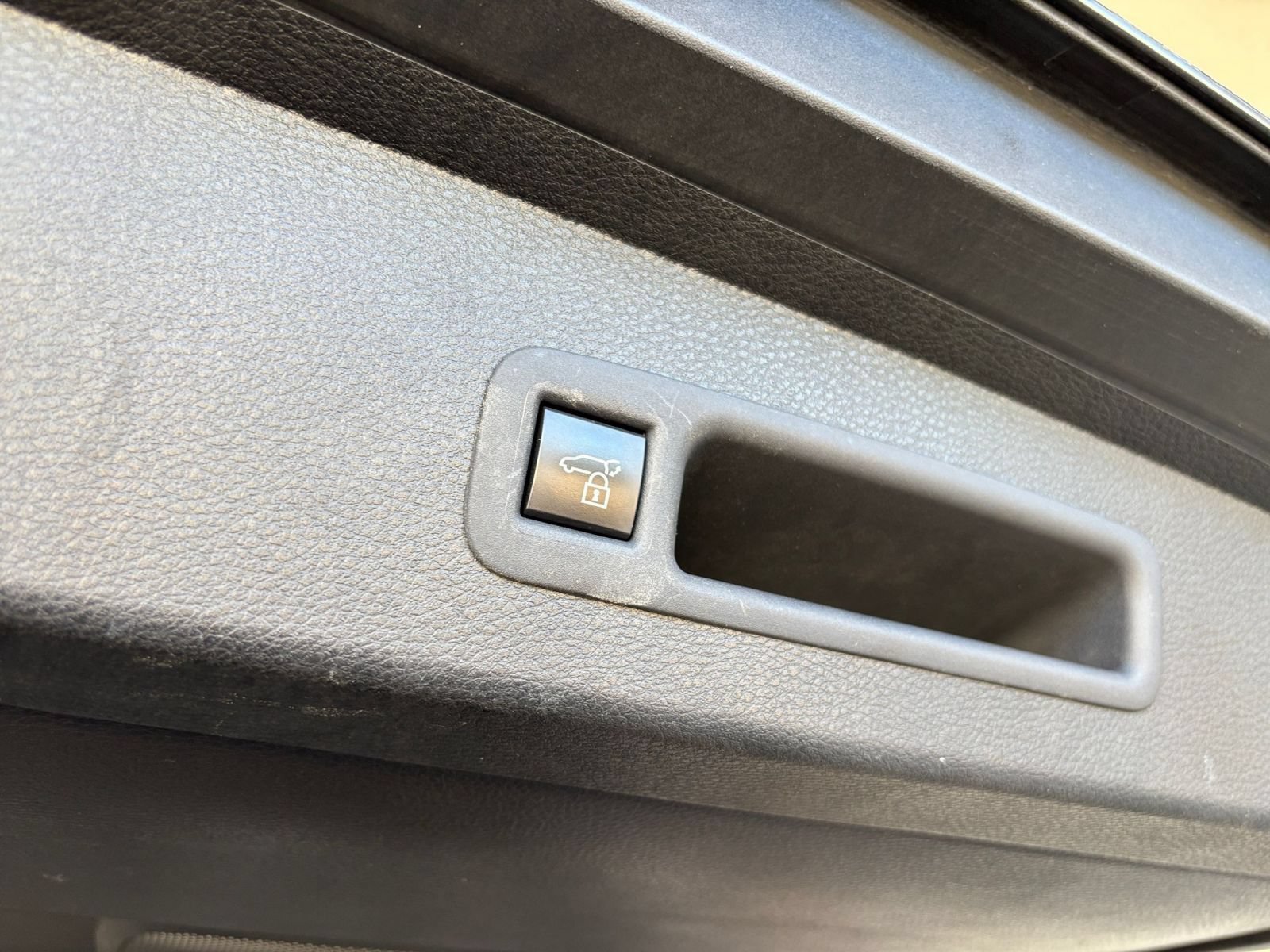 Used 2025 Toyota Sienna XLE FWD image 22
