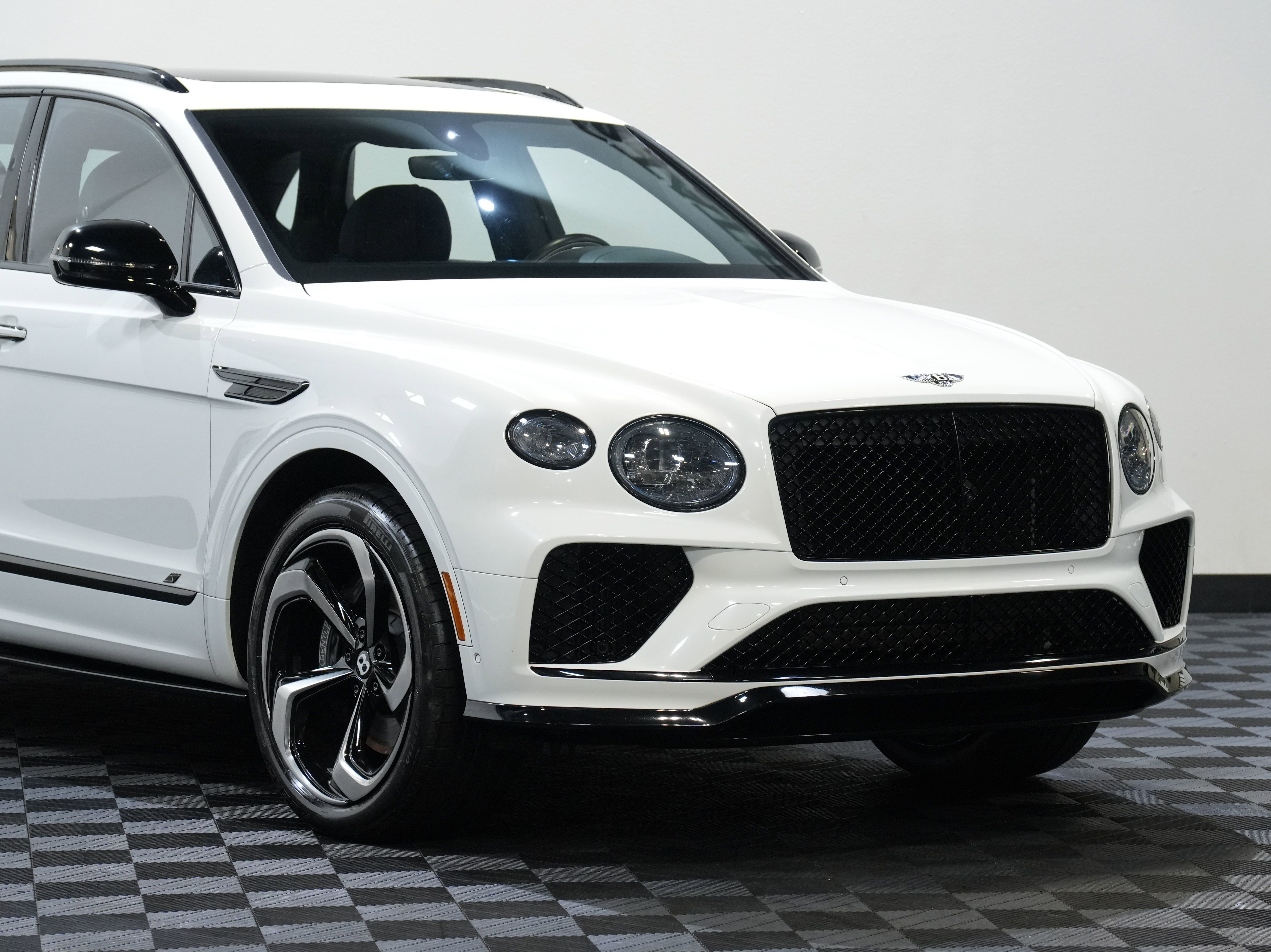 Used 2022 Bentley Bentayga image 9