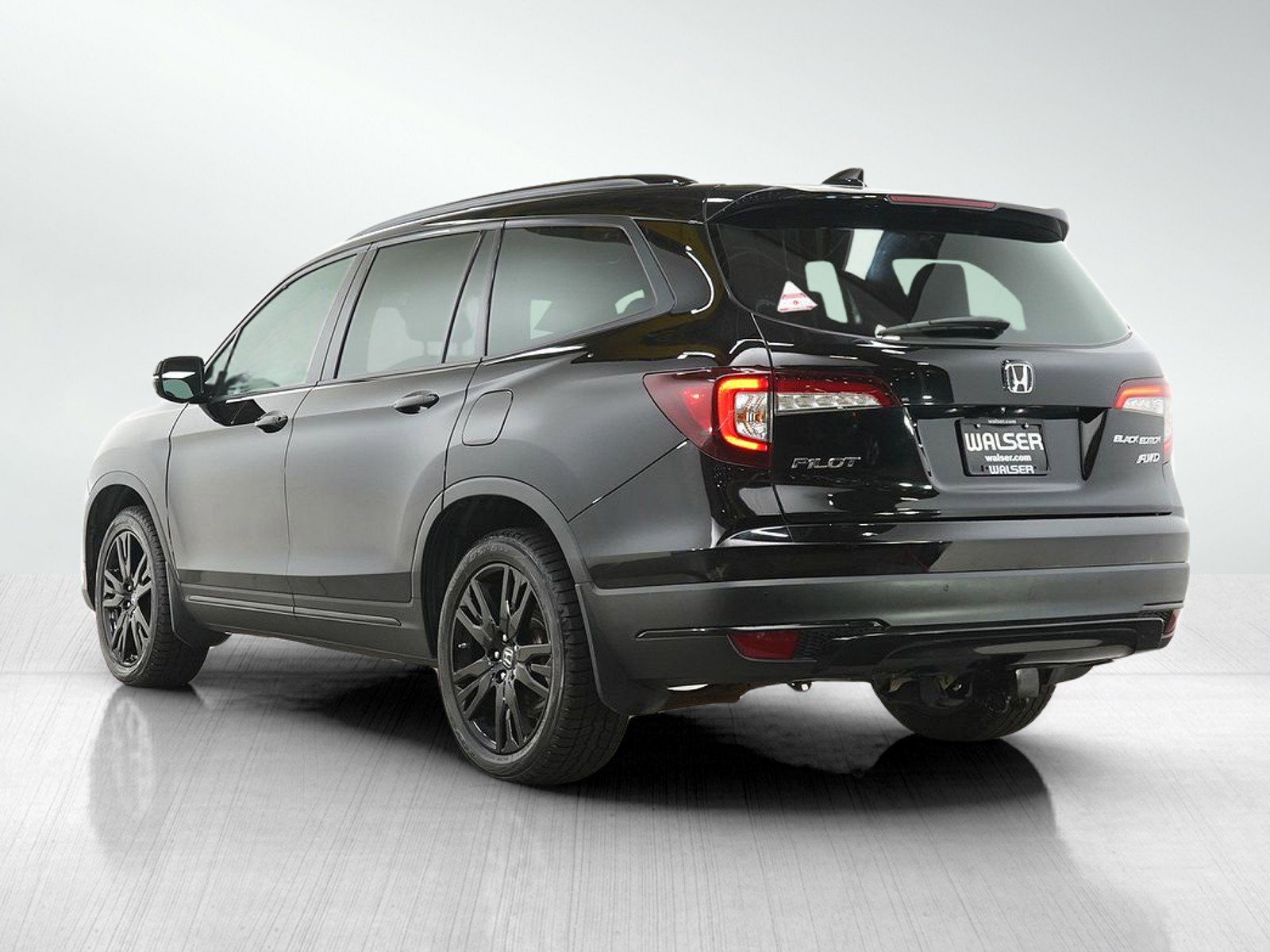 Used 2019 Honda Pilot Elite image 3