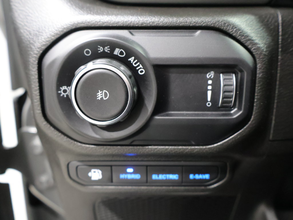 Used 2023 Jeep Wrangler Unlimited w/ Cold Weather Group AWD/4WD image 32