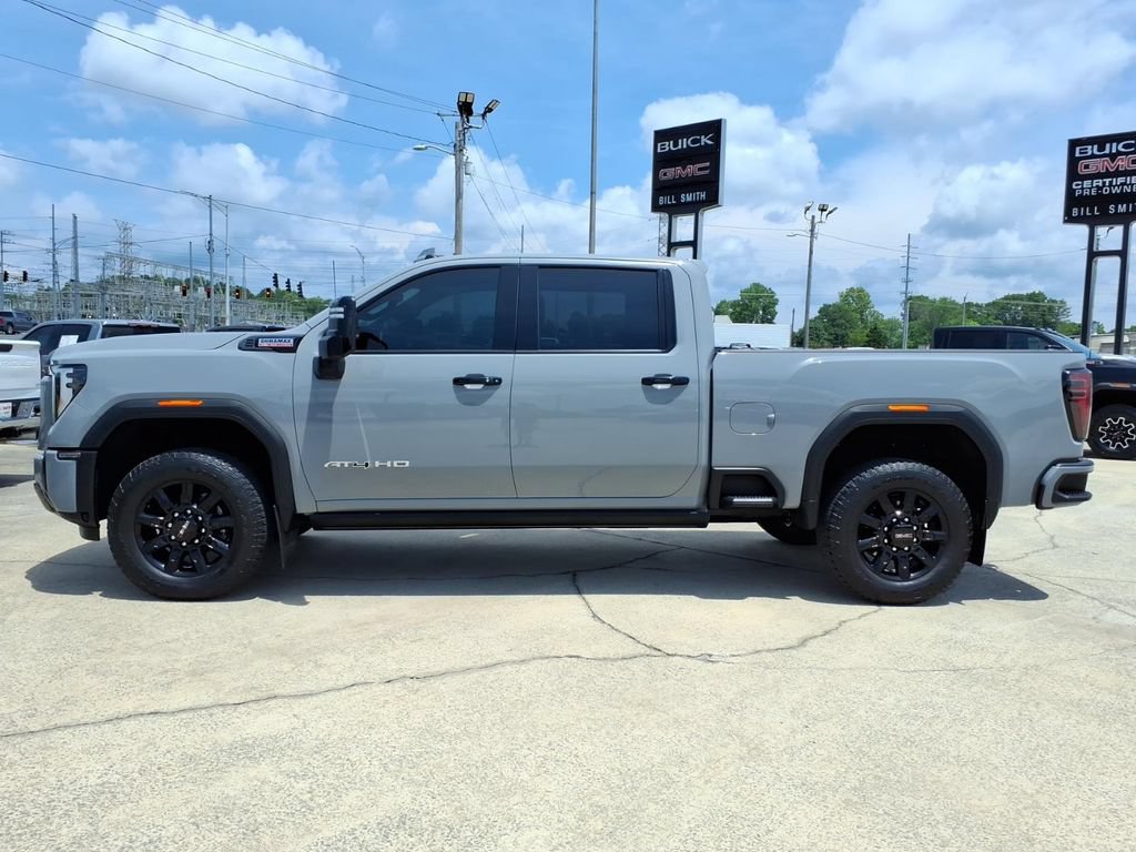 Used 2024 GMC Sierra 2500 AT4 w/ AT4 Premium Plus Package AWD/4WD image 4