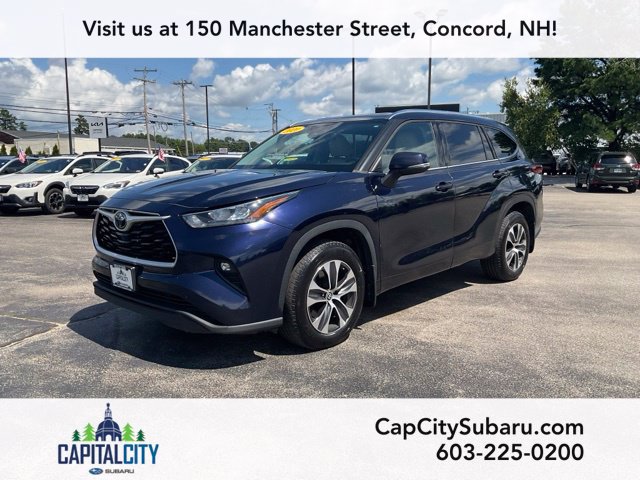 Used 2020 Toyota Highlander XLE AWD/4WD image 3
