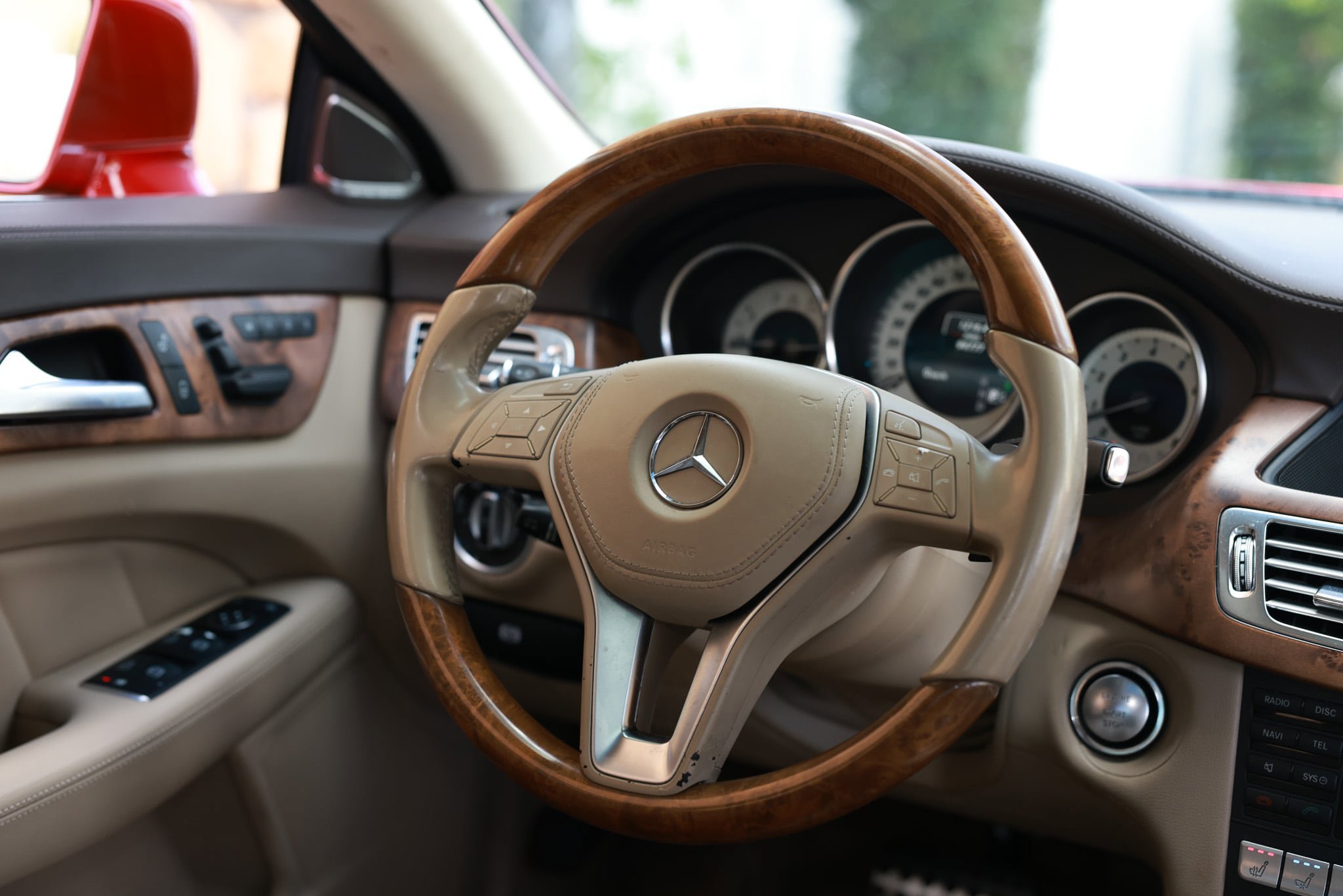 Used 2014 Mercedes-Benz CLS 550 4MATIC image 32