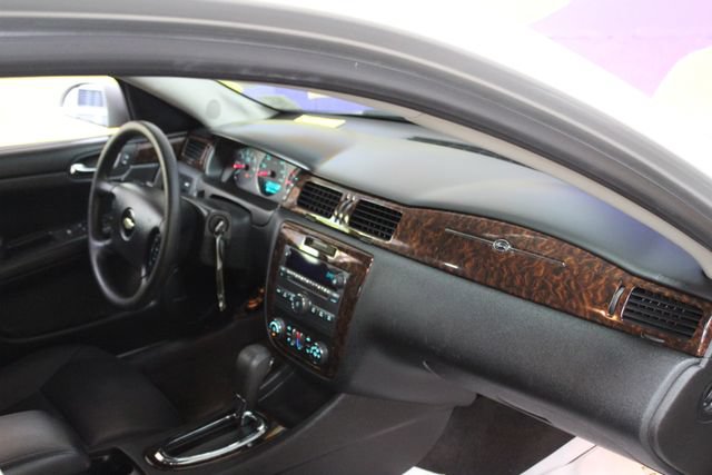 Used 2015 Chevrolet Impala LTZ FWD image 12