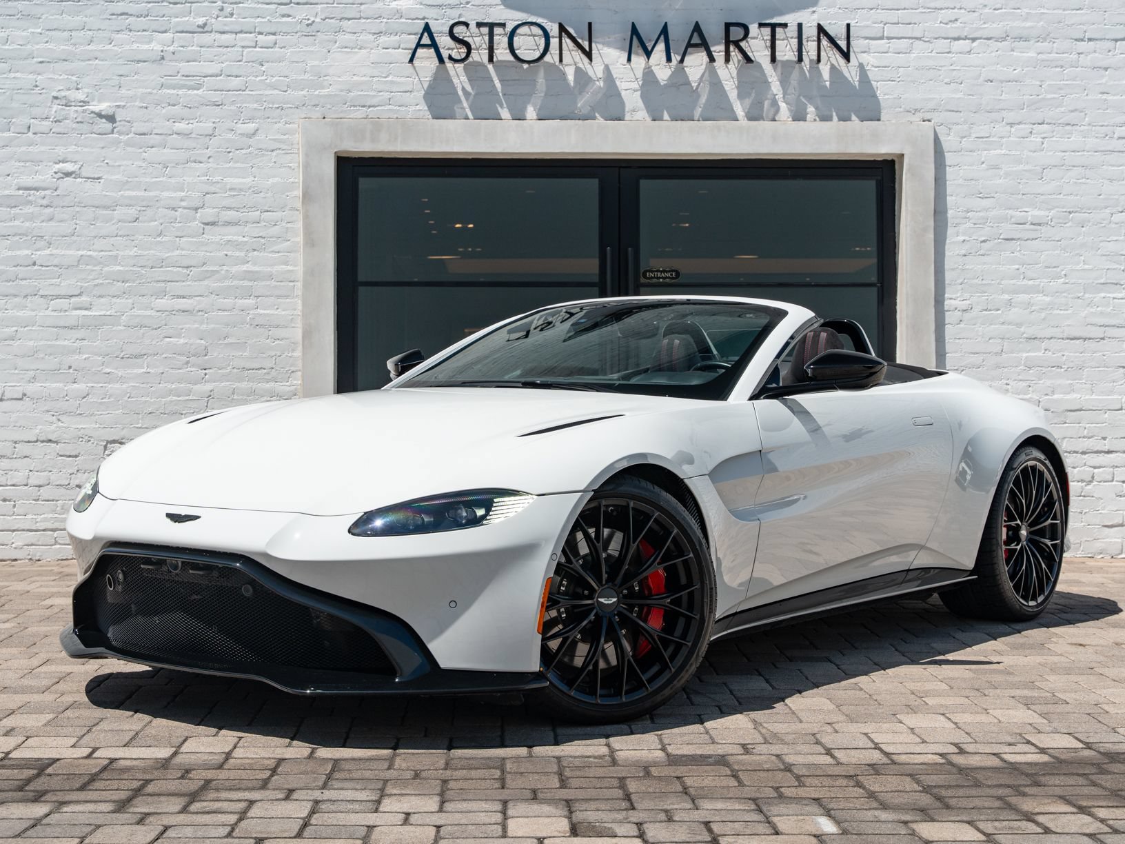 Used 2023 Aston Martin V8 Vantage Roadster RWD image 14