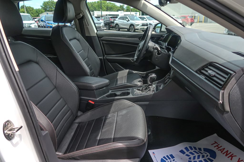 Used 2023 Volkswagen Jetta SE FWD image 17