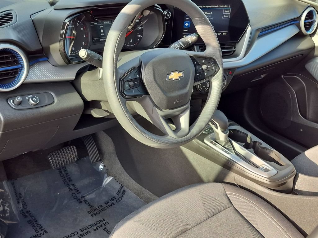 Used 2026 Chevrolet Trax LS FWD image 14