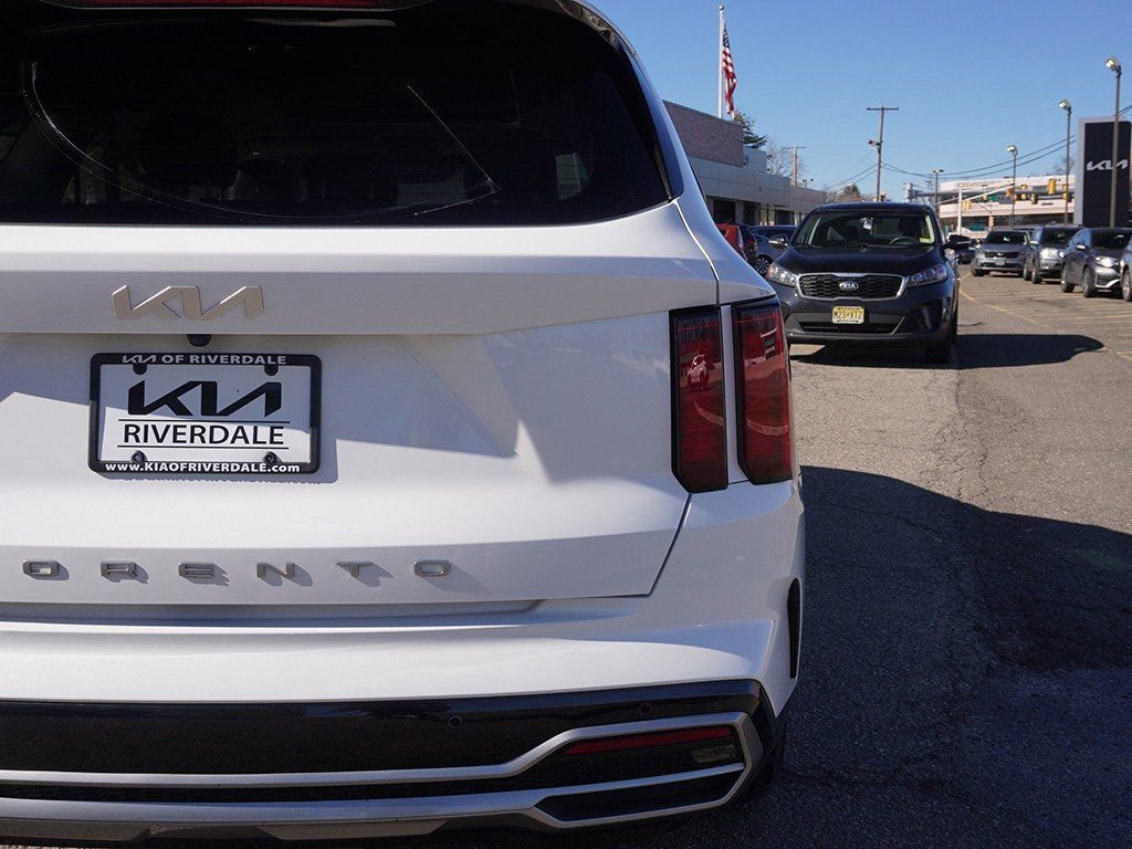 Used 2022 Kia Sorento S w/ Panoramic Sunroof Package image 19