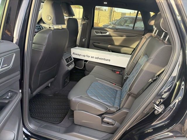 New 2026 Volkswagen Atlas Cross Sport SEL Premium R-Line image 21