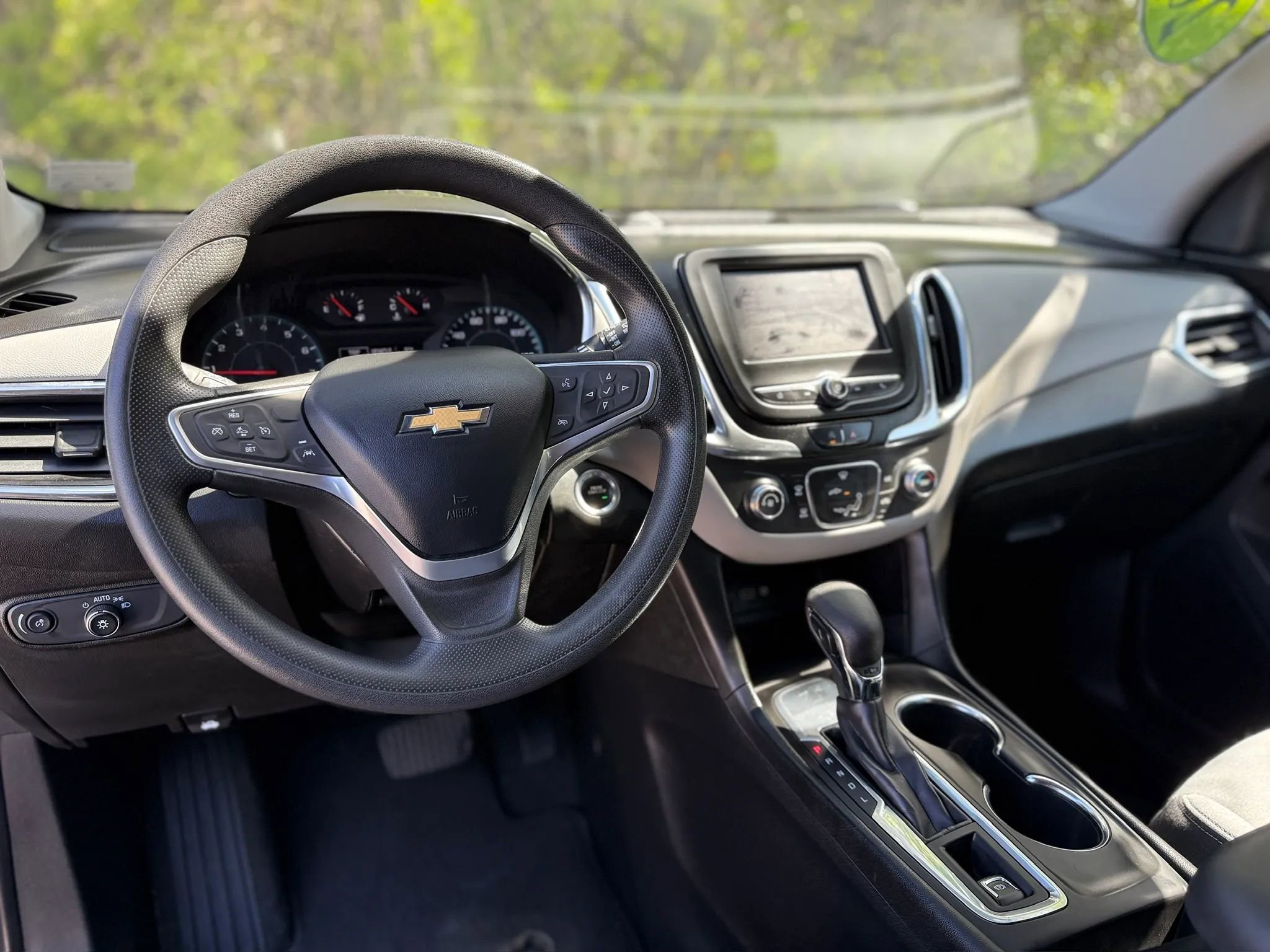 Used 2022 Chevrolet Equinox LS FWD image 4