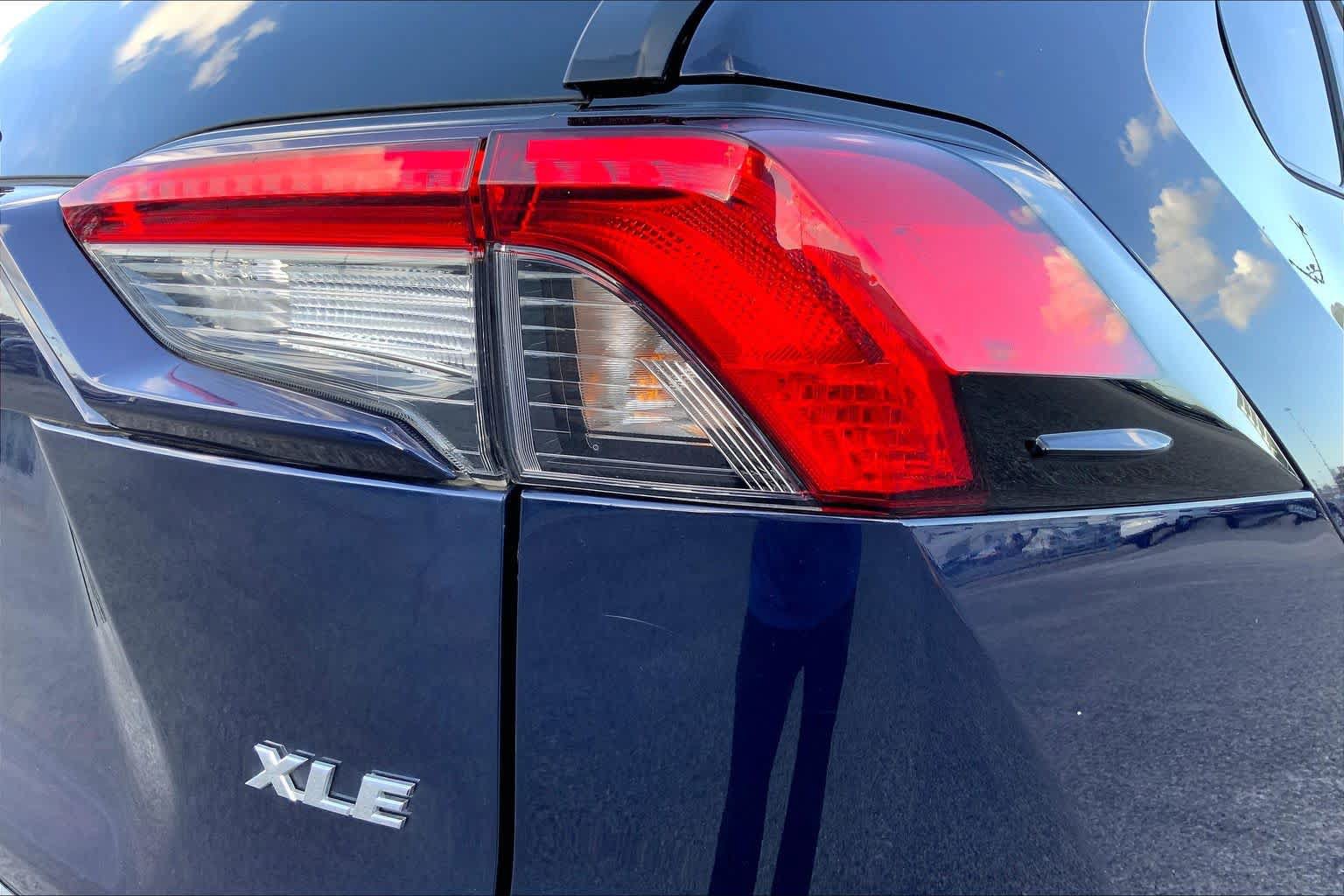 Used 2024 Toyota RAV4 XLE FWD image 9