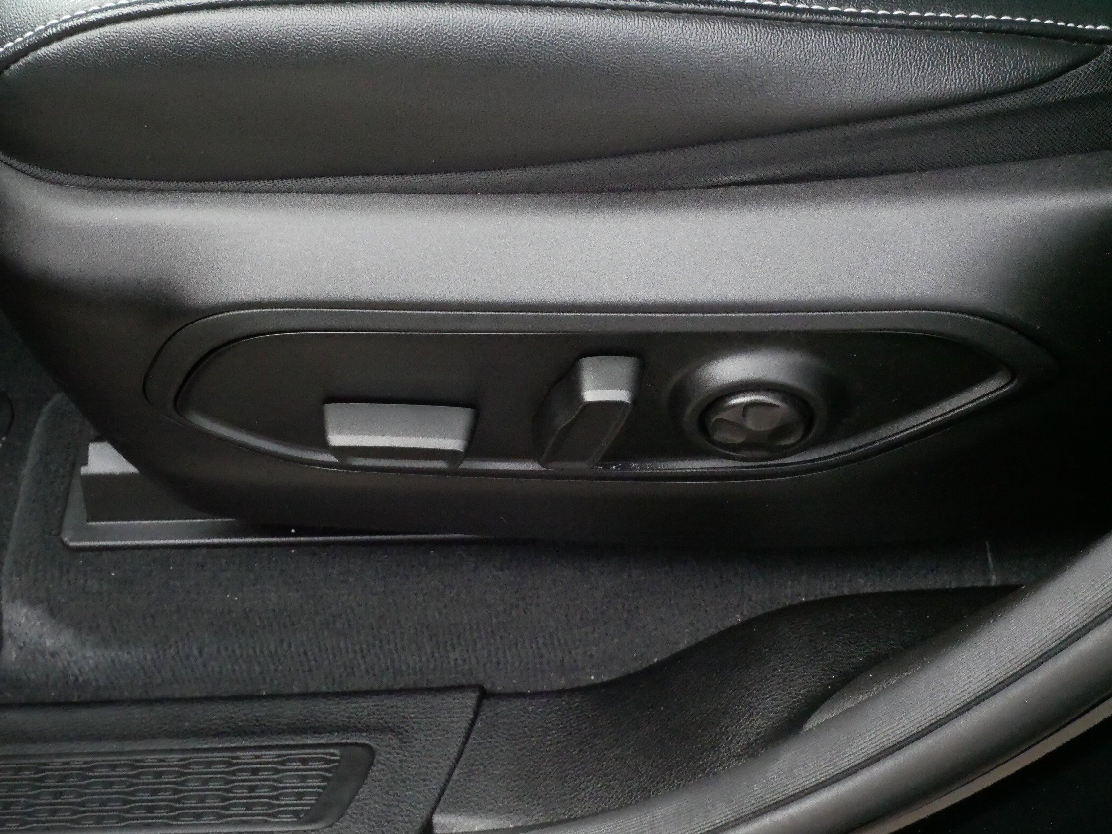 Used 2023 Jeep Grand Cherokee Altitude image 20