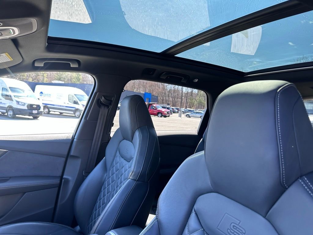 Used 2025 Audi SQ7 Premium Plus w/ Black Optic Package image 15