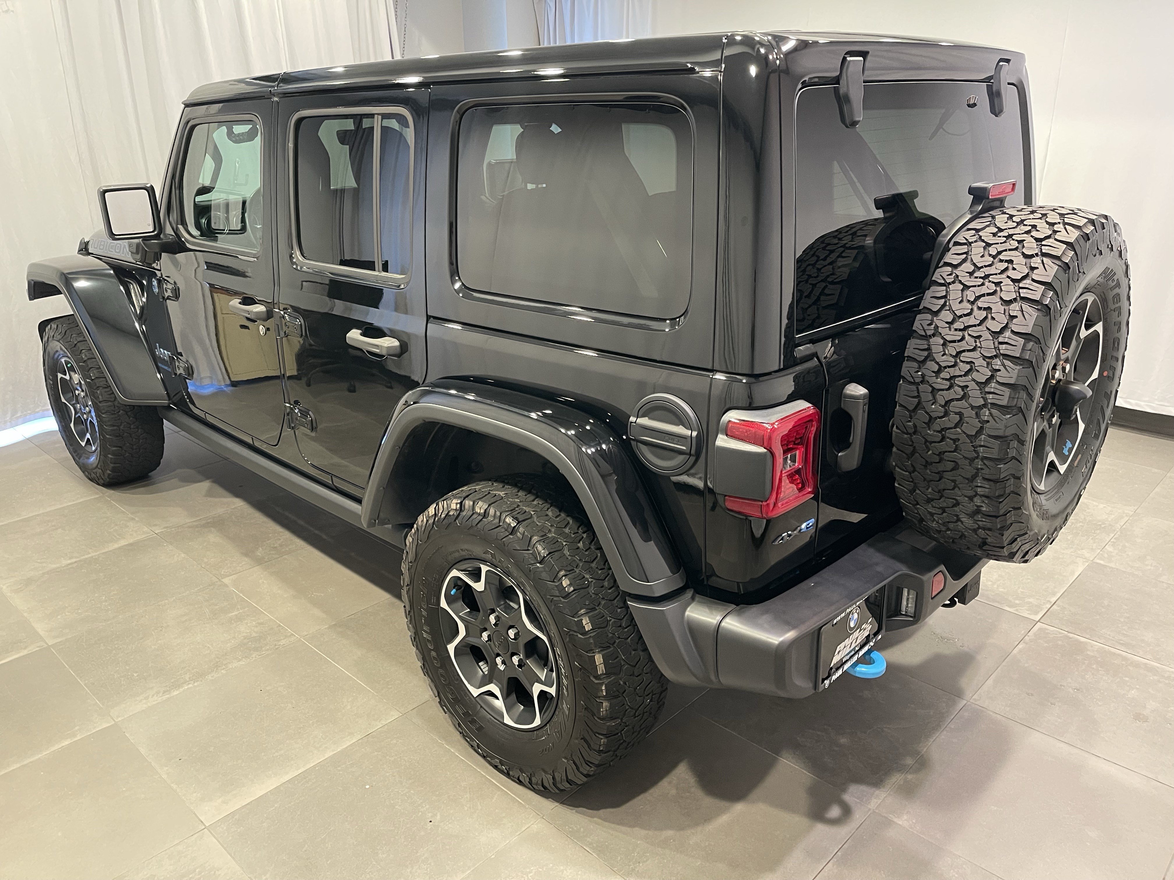 Used 2023 Jeep Wrangler Unlimited Rubicon 4xe w/ Cold Weather Group AWD/4WD image 4