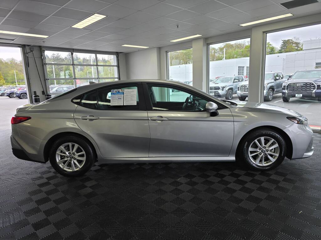 Used 2025 Toyota Camry LE FWD image 2