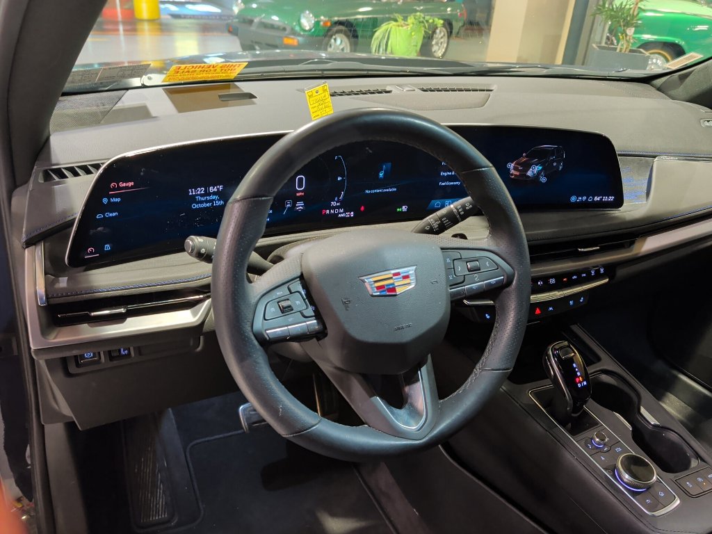 Used 2025 Cadillac XT4 Sport AWD/4WD image 5