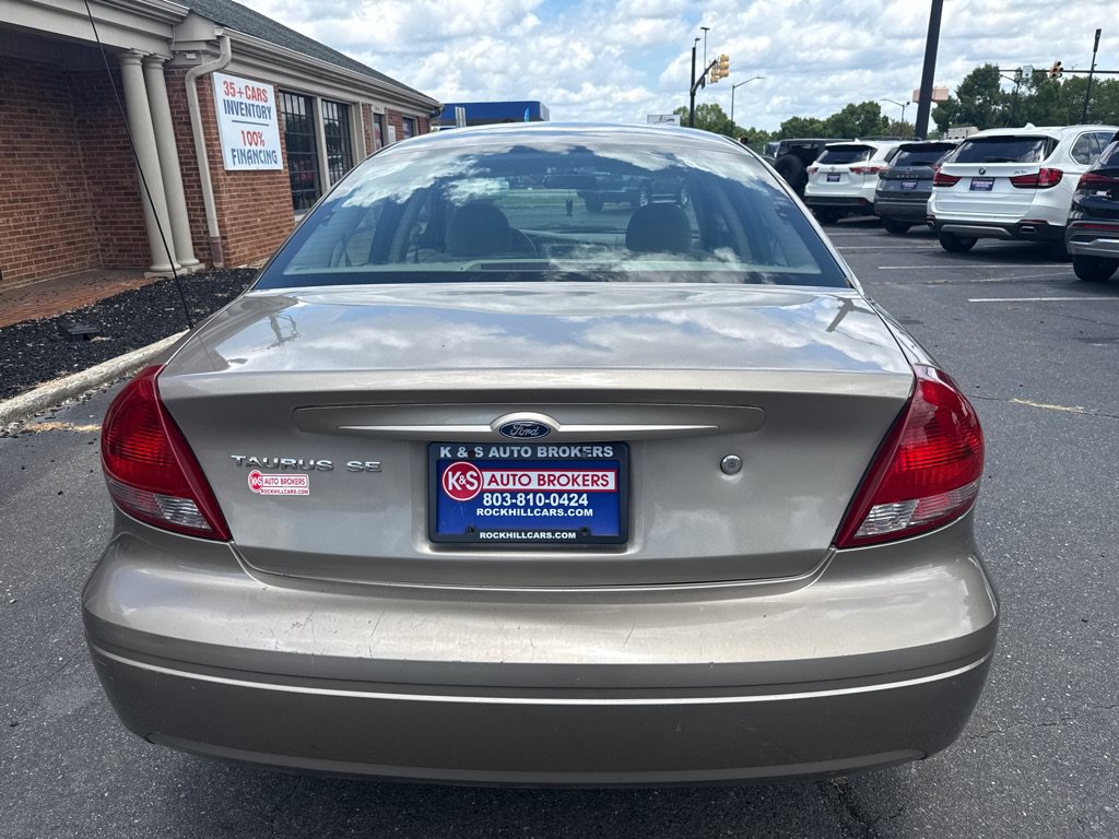 Used 2007 Ford Taurus SE FWD image 6