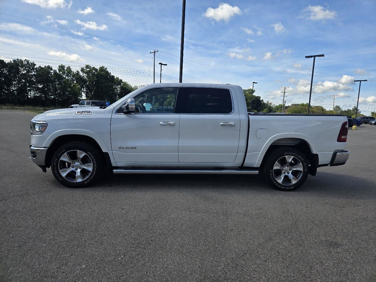 Used 2019 RAM 1500 Laramie AWD/4WD image 4