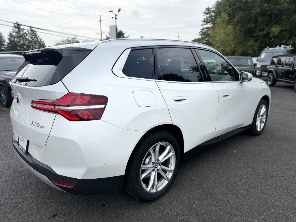 Used 2025 BMW X3 xDrive30i w/ Convenience Package AWD/4WD image 3