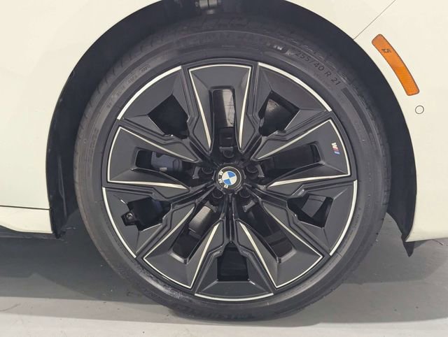Used 2023 BMW 740i w/ Parking Assistance Package RWD image 26