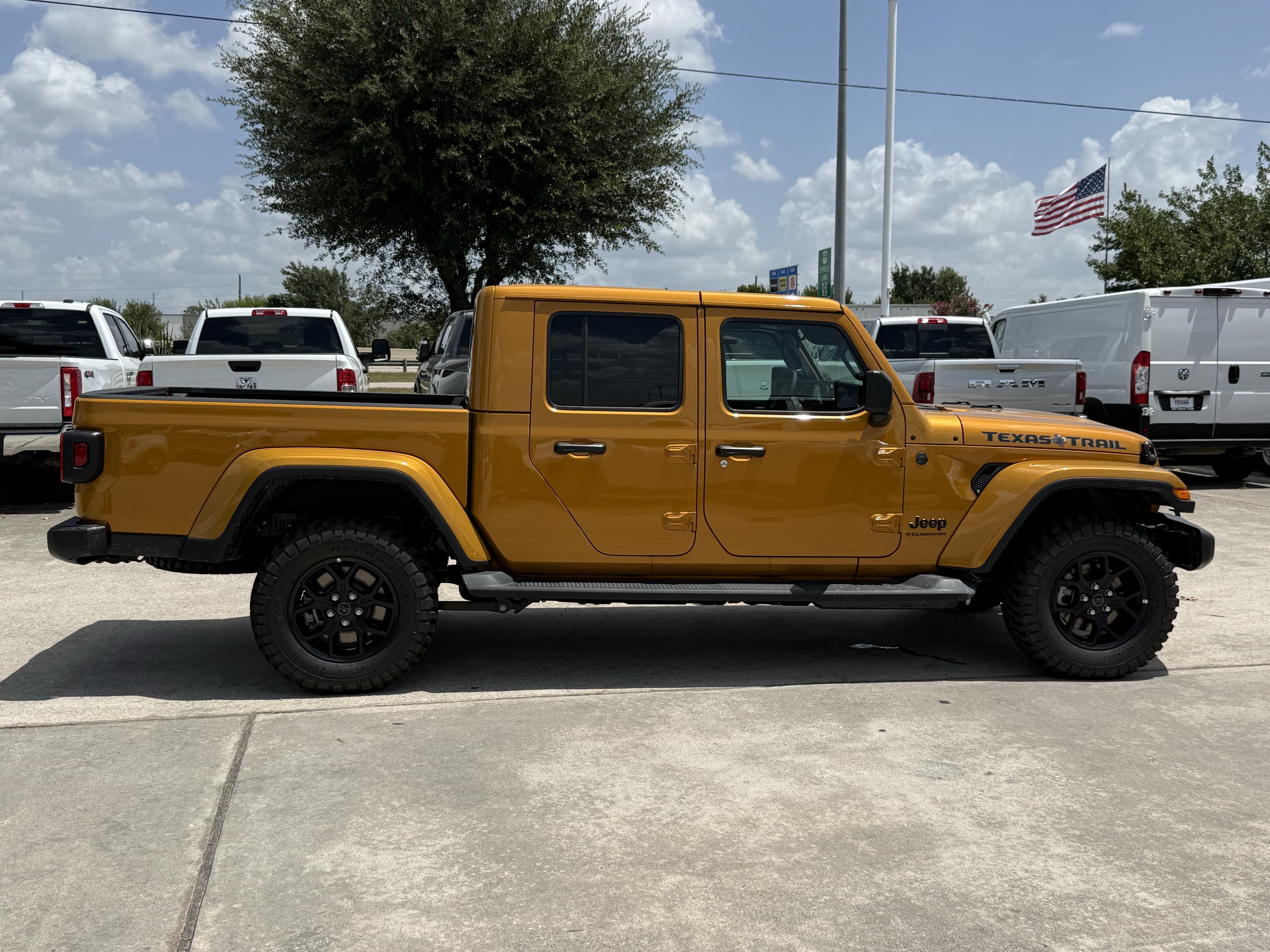 New 2026 Jeep Gladiator Mojave AWD/4WD image 3