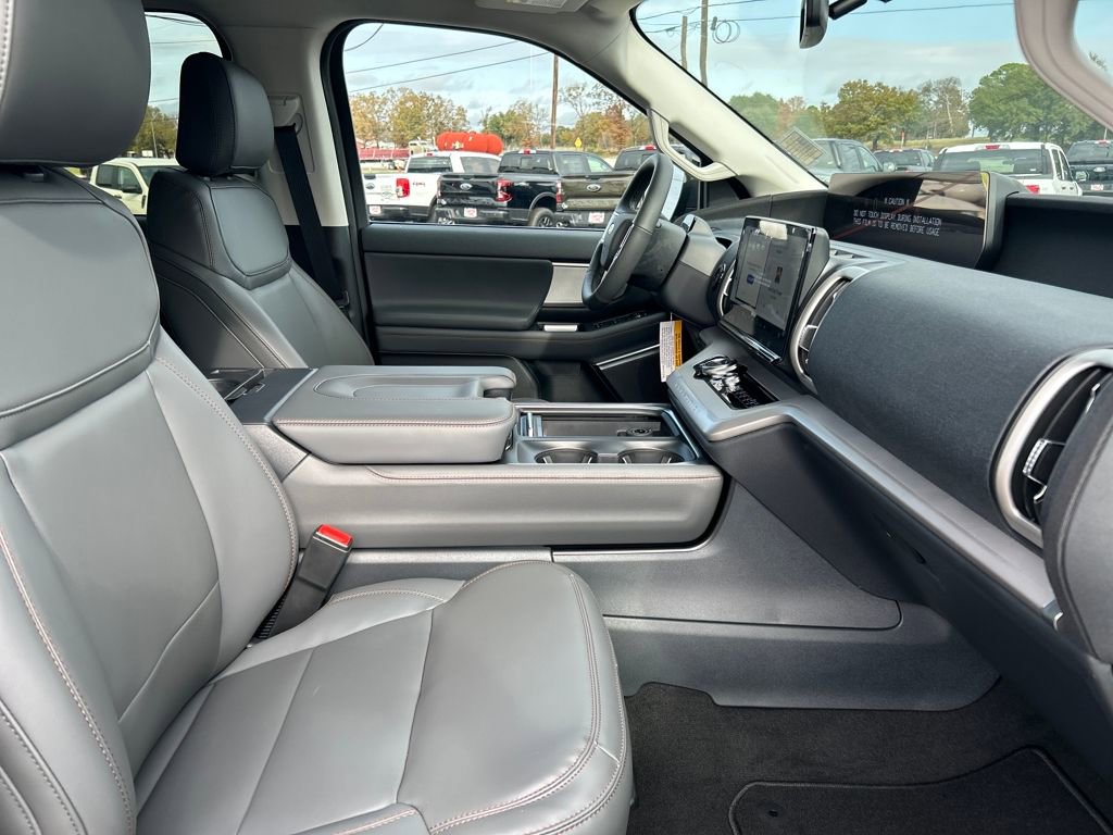 New 2025 Ford Expedition Active image 30