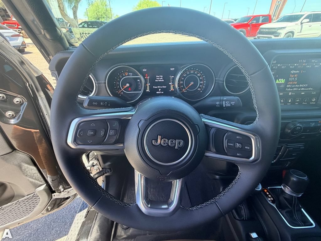 Used 2023 Jeep Gladiator Overland w/ LED Lighting Group AWD/4WD image 19
