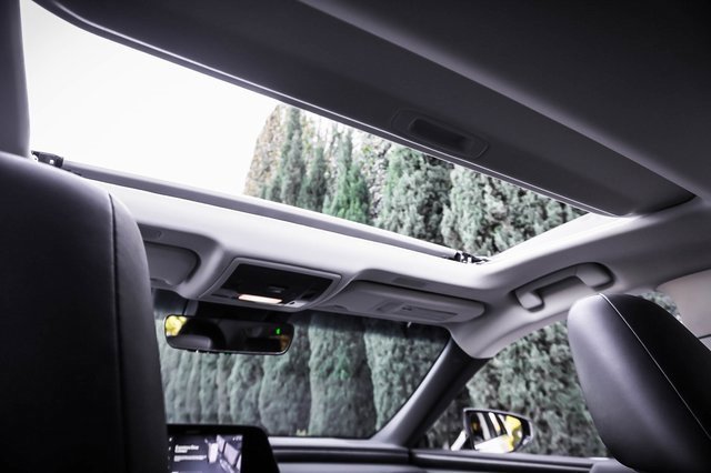 Certified 2025 Lexus ES 300h 300h image 22