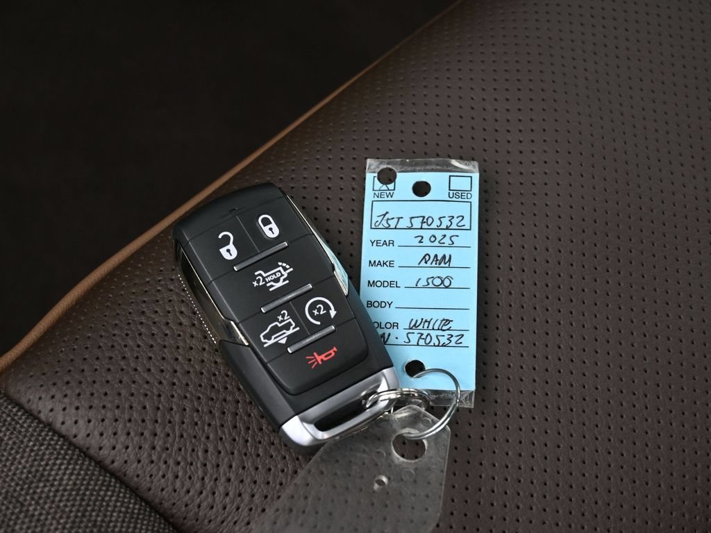 Used 2025 RAM 1500 Limited AWD/4WD image 18