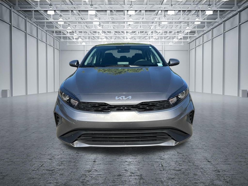 Used 2023 Kia Forte LXS w/ LXS Technology Package FWD image 2