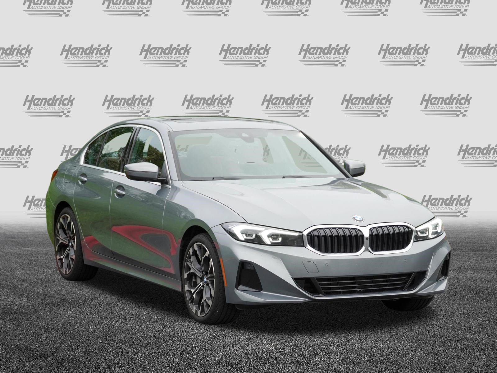 Certified 2025 BMW 330i Sedan RWD image 2