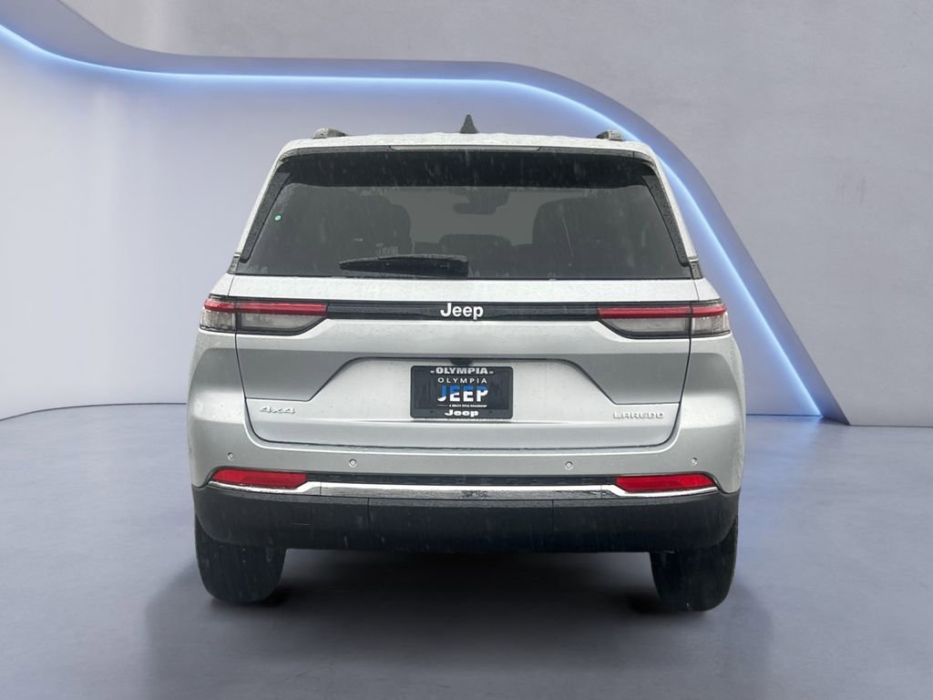 New 2025 Jeep Grand Cherokee Laredo w/ Trailer Tow Package image 5