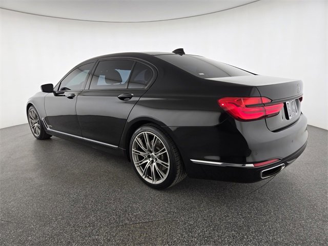 Used 2016 BMW 740i image 16