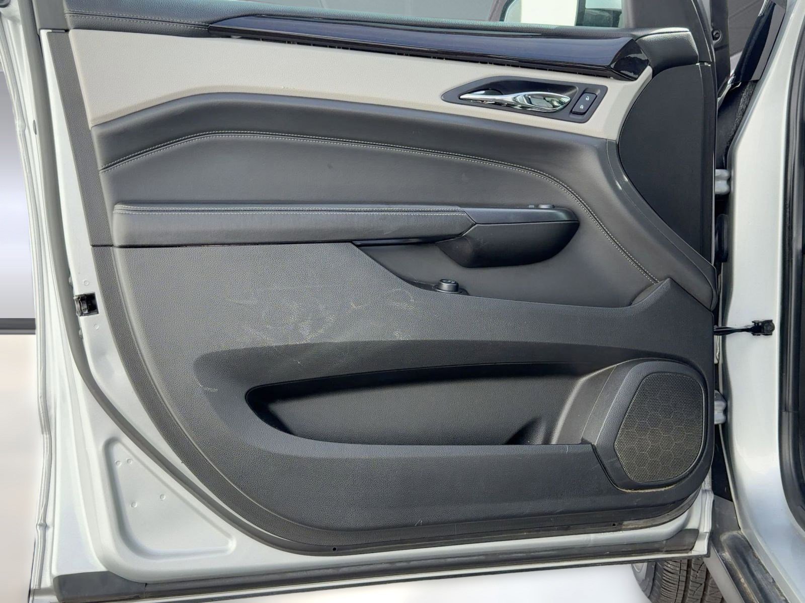 Used 2014 Cadillac SRX Luxury w/ Driver Awareness Package image 22