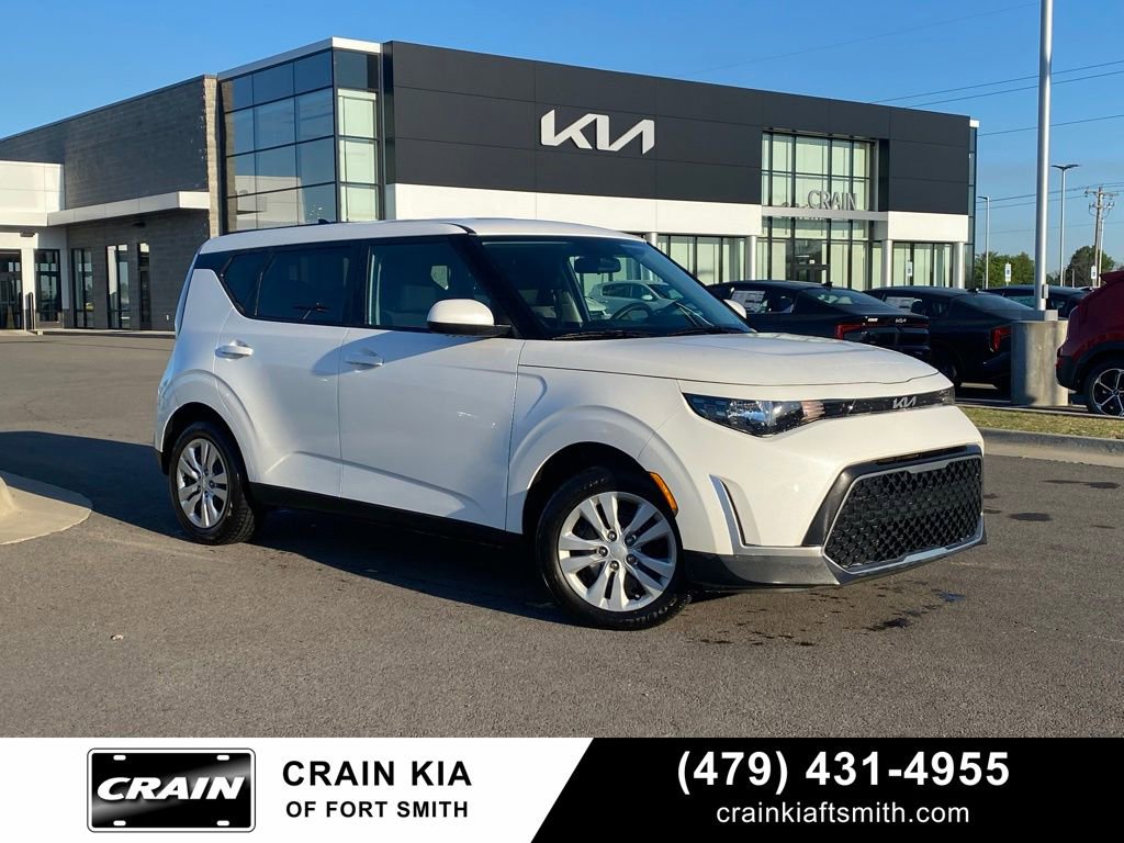 Certified 2024 Kia Soul LX FWD image 1